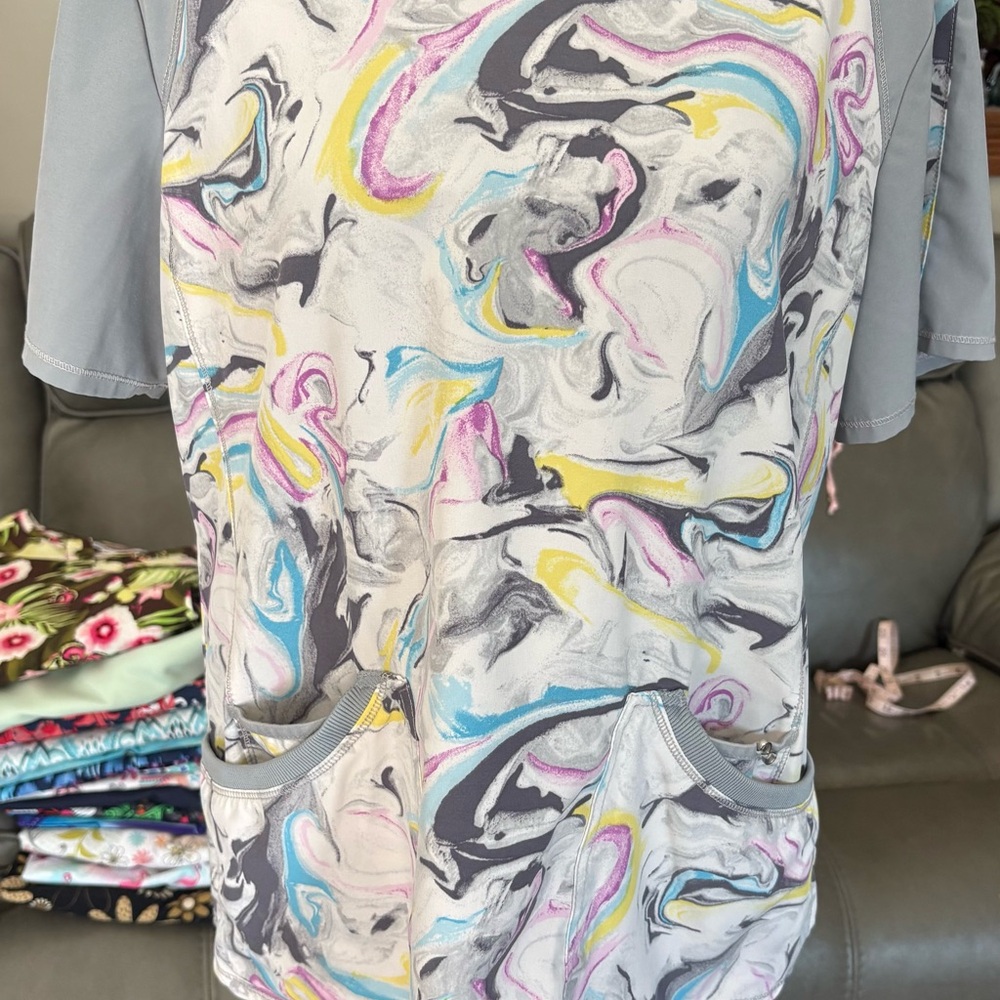 INFINITY Cherokee Uniform V-Neck Scrub Top Large Gray Pink Blue Yellow Large